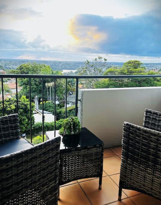 Mosman Views, 2bed, Parking, 15min Walk To Appartamento